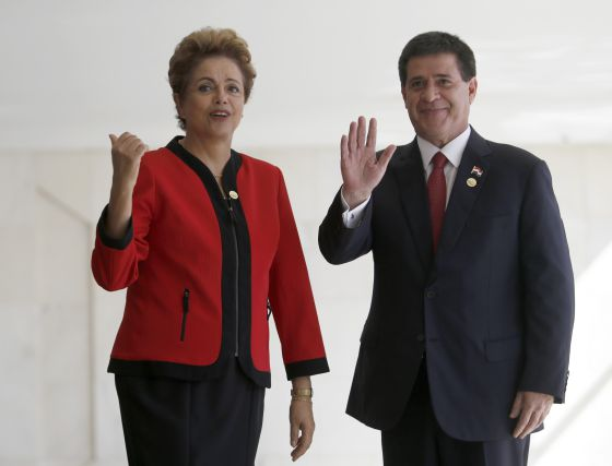 Dilma Rousseff e Horacio Cartes, presidente do Paraguai, durante a cúpula do Mercosul em julho. (Presidência do Paraguai)